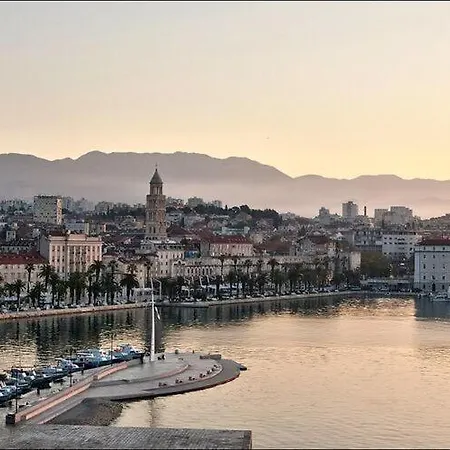 Sretna - Apartment *